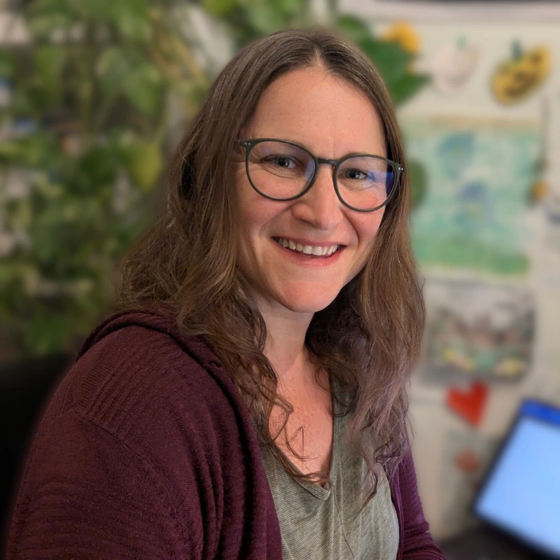 Goni Boller am Computer im Homeoffice